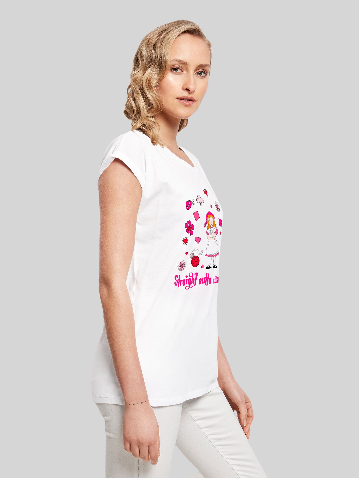 Alice im Wunderland Straight Outta Wonderland | Heroes of Childhood | Girls Basic Tee